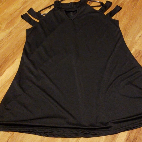 Dresses & Skirts - Black dress